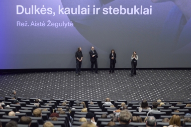 „Kino pavasaryje“ pristatytas tarptautiniuose festivaliuose apdovanotas filmas „Dulkės, kaulai ir...