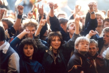 „ŽMONĖS Cinema“ kviečia į revoliuciją: nemokamai žiūrėkite filmą apie grupę „Antis“...